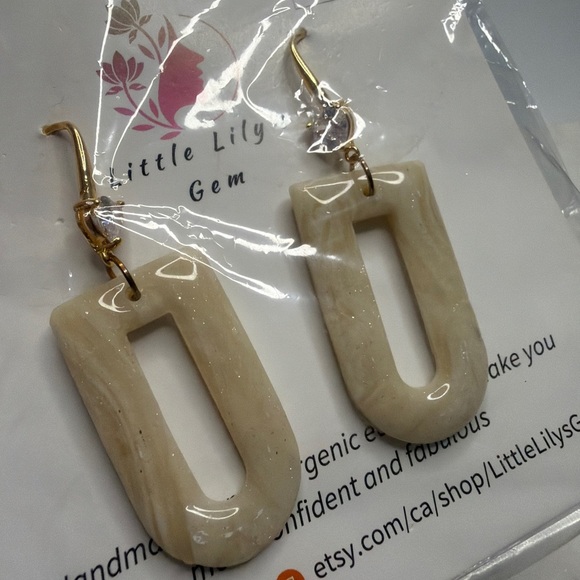 Handmade polymer clay Earrings - Picture 6 of 8